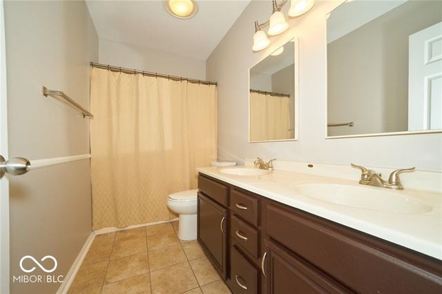 2930 Saddlehorn Drive, Carmel, IN 46033