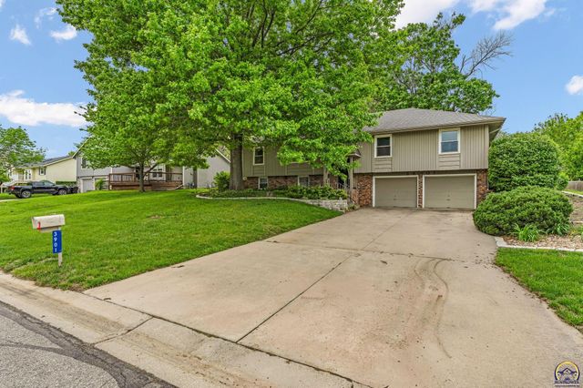 3901 SW Nottingham RD, Topeka, KS 66610