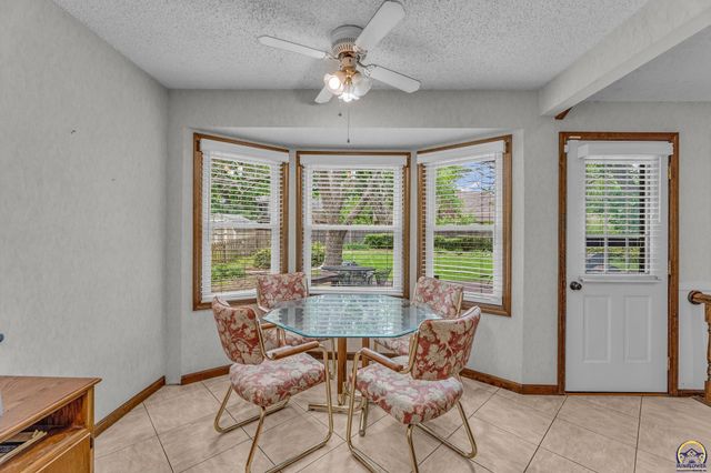 3901 SW Nottingham RD, Topeka, KS 66610