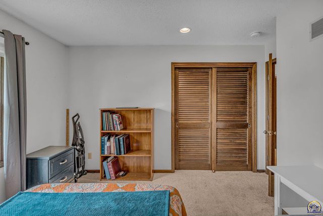 3901 SW Nottingham RD, Topeka, KS 66610
