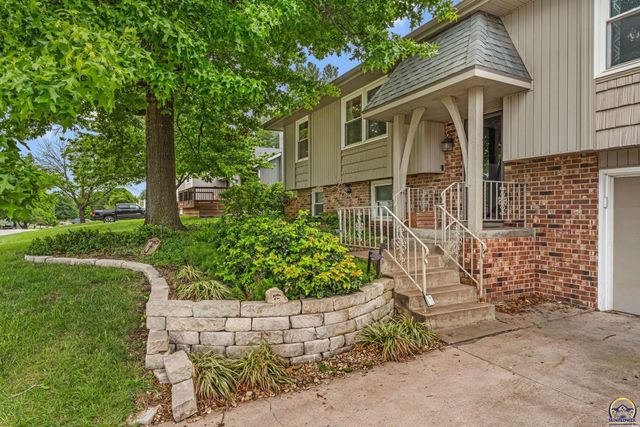 3901 SW Nottingham RD, Topeka, KS 66610