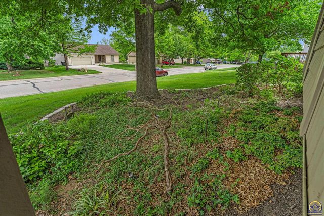 3901 SW Nottingham RD, Topeka, KS 66610