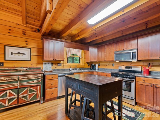 297 Hidden Cove Road, Maggie Valley, NC 28751