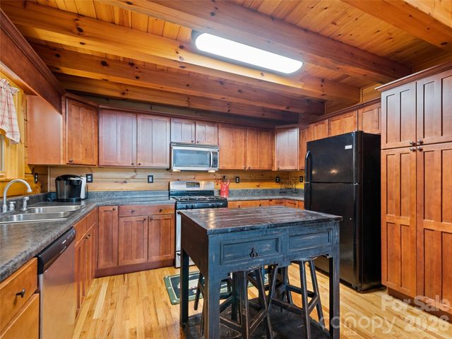 297 Hidden Cove Road, Maggie Valley, NC 28751