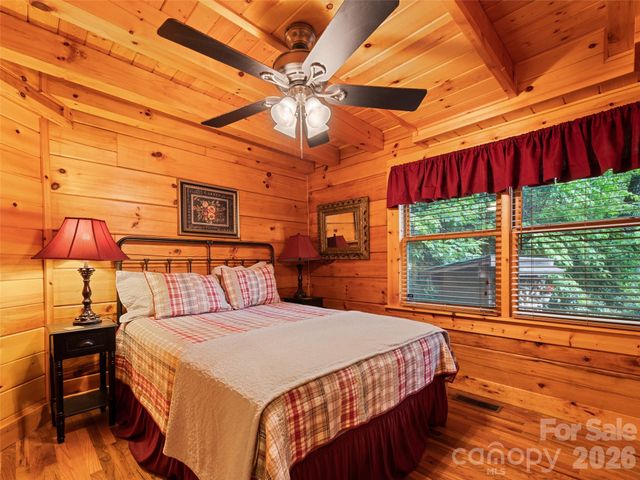 297 Hidden Cove Road, Maggie Valley, NC 28751