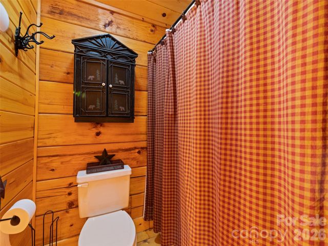 297 Hidden Cove Road, Maggie Valley, NC 28751