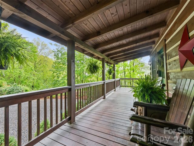 297 Hidden Cove Road, Maggie Valley, NC 28751