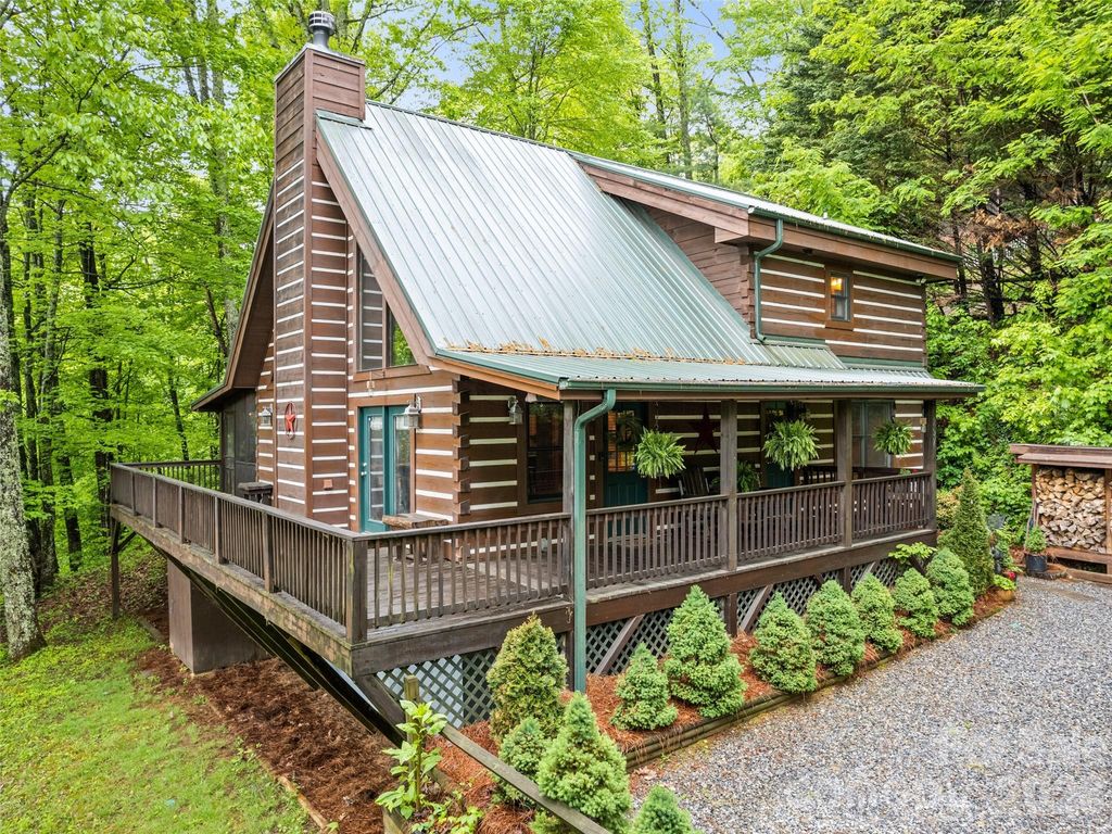 297 Hidden Cove Road, Maggie Valley, NC 28751
