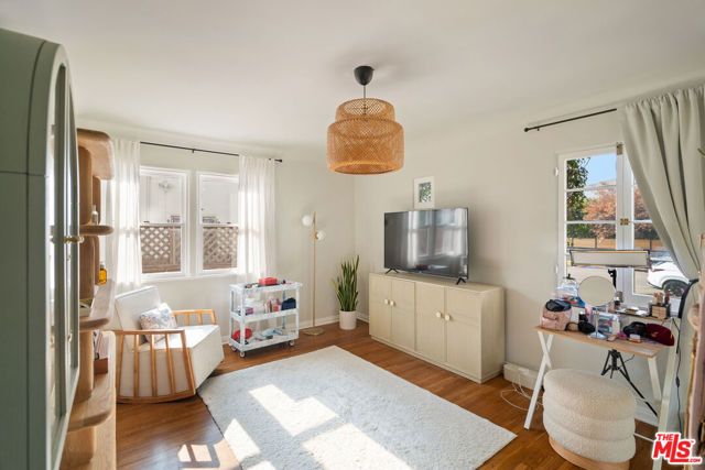 1414 S Curson Avenue, Los Angeles, CA 90019
