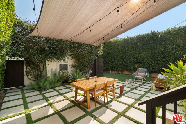 1414 S Curson Avenue, Los Angeles, CA 90019