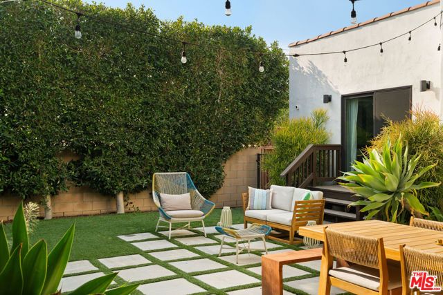 1414 S Curson Avenue, Los Angeles, CA 90019