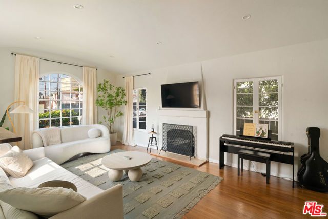 1414 S Curson Avenue, Los Angeles, CA 90019