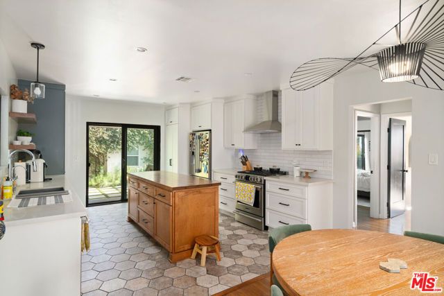 1414 S Curson Avenue, Los Angeles, CA 90019