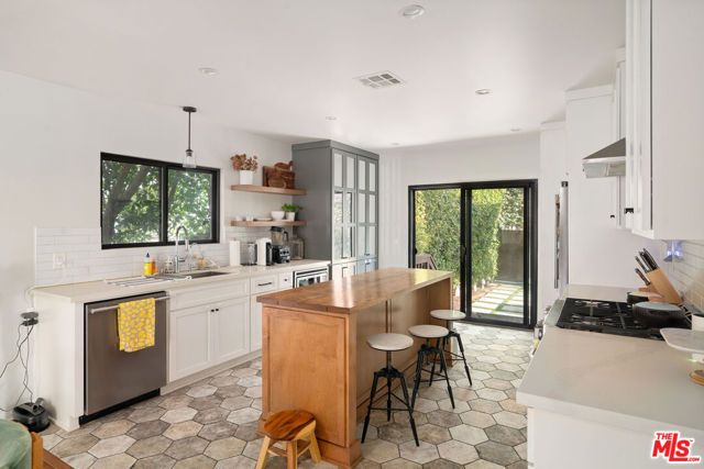 1414 S Curson Avenue, Los Angeles, CA 90019