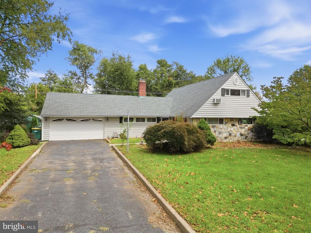 6 SECKELPEAR RD, Levittown, PA 19056 — photo 5