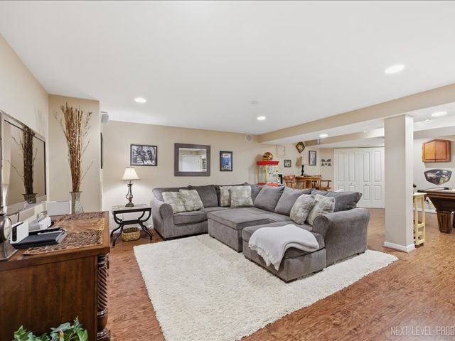 1109 Edwards Drive, Batavia, IL 60510