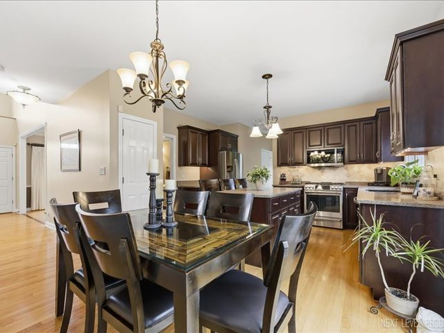 1109 Edwards Drive, Batavia, IL 60510