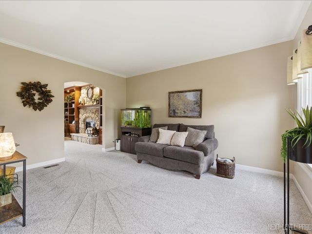 1109 Edwards Drive, Batavia, IL 60510