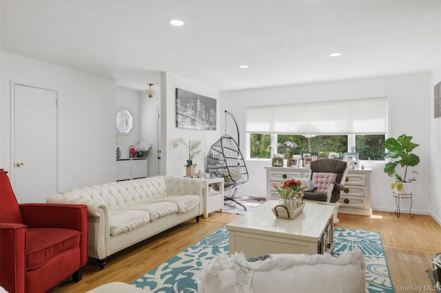 660 Washington Avenue, Pleasantville, NY 10570