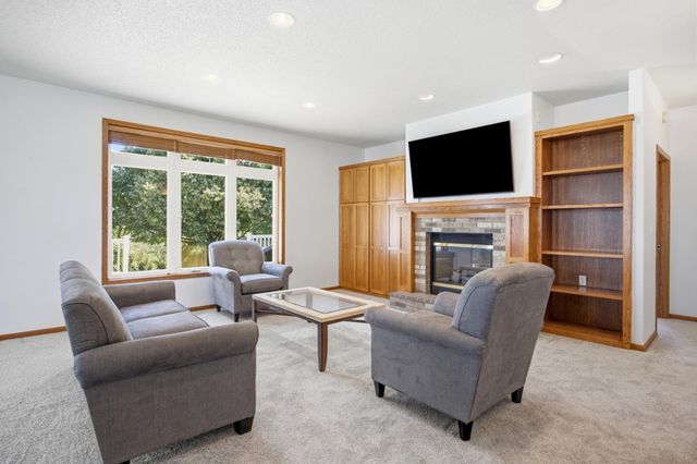 868 32nd Street S, Moorhead, MN 56560