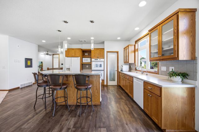 868 32nd Street S, Moorhead, MN 56560