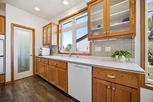 868 32nd Street S, Moorhead, MN 56560
