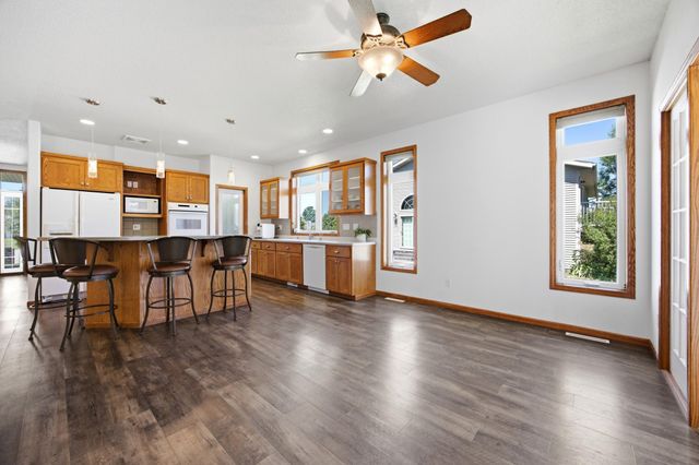 868 32nd Street S, Moorhead, MN 56560