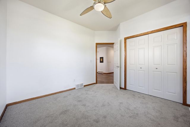 868 32nd Street S, Moorhead, MN 56560