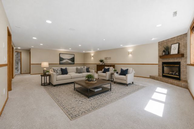 868 32nd Street S, Moorhead, MN 56560