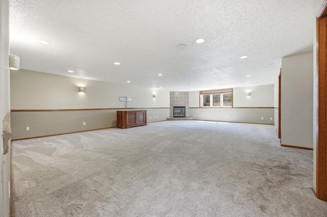 868 32nd Street S, Moorhead, MN 56560