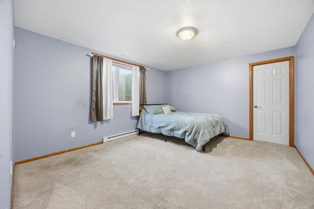 868 32nd Street S, Moorhead, MN 56560