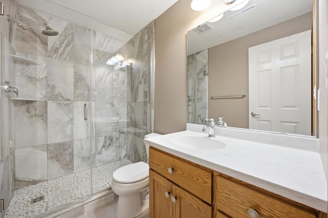 868 32nd Street S, Moorhead, MN 56560