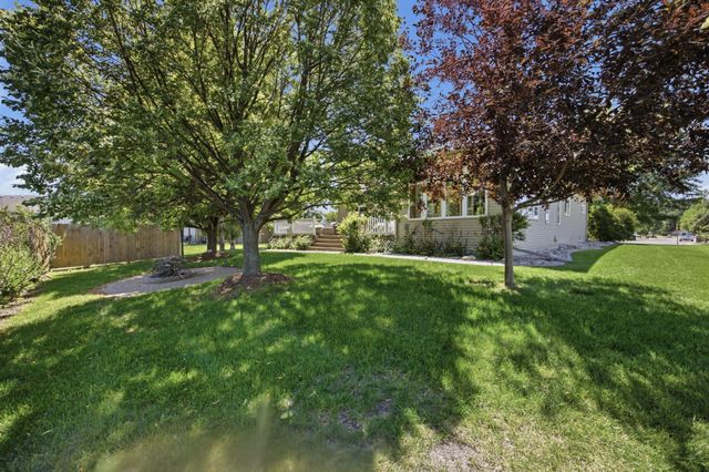868 32nd Street S, Moorhead, MN 56560