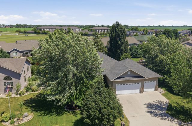 868 32nd Street S, Moorhead, MN 56560