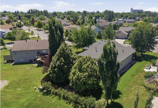 868 32nd Street S, Moorhead, MN 56560