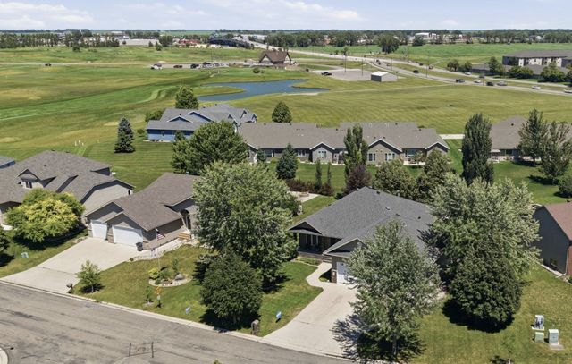 868 32nd Street S, Moorhead, MN 56560