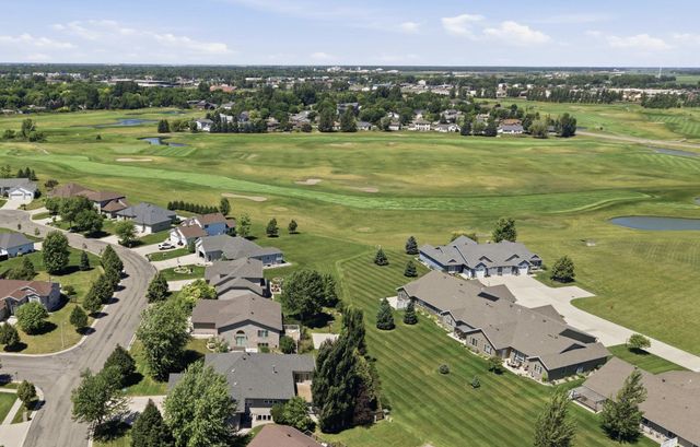 868 32nd Street S, Moorhead, MN 56560