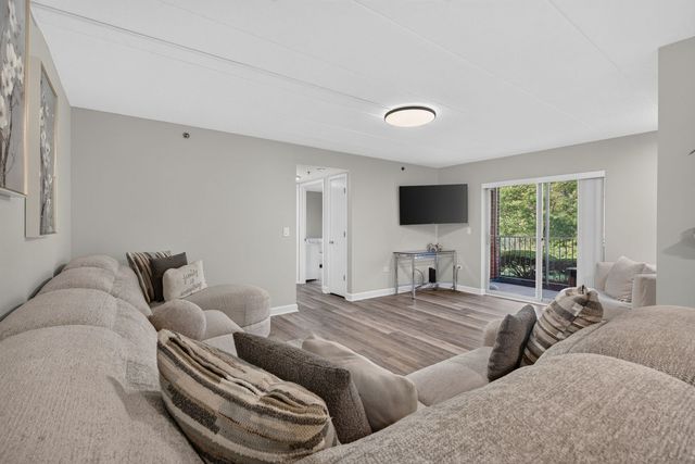 6955 Heritage Circle 3-1C, Orland Park, IL 60462