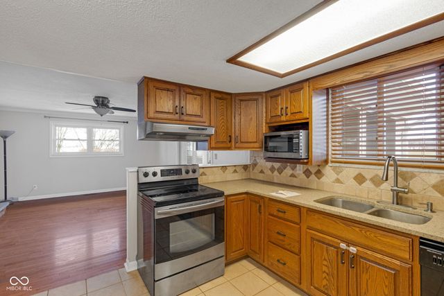 6559 W 1000 N, Fountaintown, IN 46130