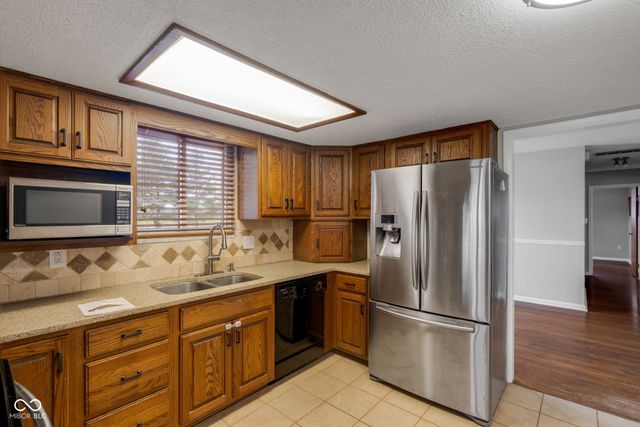 6559 W 1000 N, Fountaintown, IN 46130