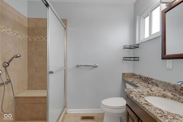 6559 W 1000 N, Fountaintown, IN 46130