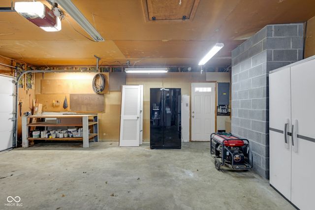 6559 W 1000 N, Fountaintown, IN 46130