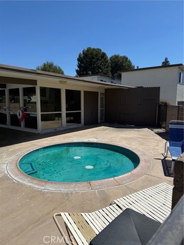 11020 El Amarillo, Fountain Valley, CA 92708