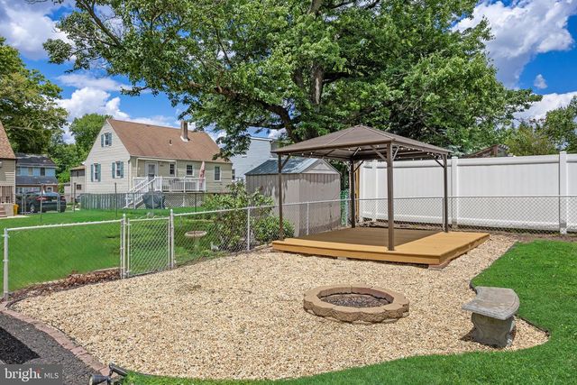 937 CLEMENTS BRIDGE RD, Barrington, NJ 08007