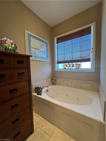 184 Raspberry Ridge Drive, Clemmons, NC 27012
