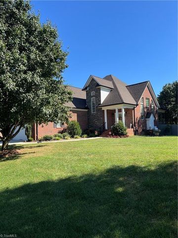 184 Raspberry Ridge Drive, Clemmons, NC 27012