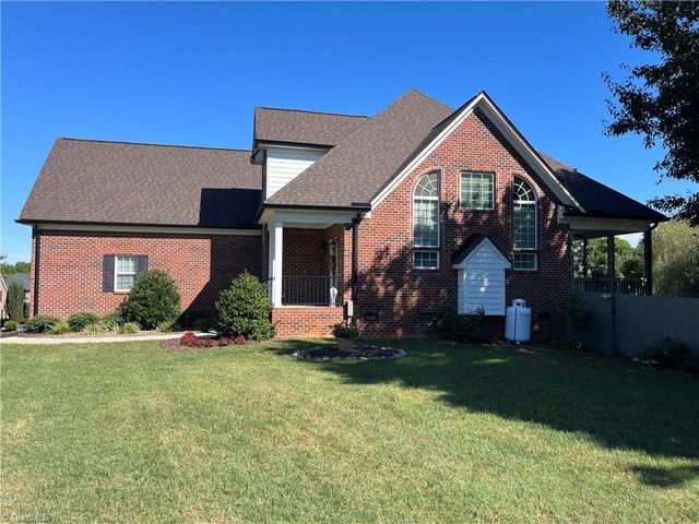 184 Raspberry Ridge Drive, Clemmons, NC 27012