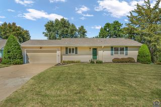1724 SW 27th ST, Topeka, KS 66611