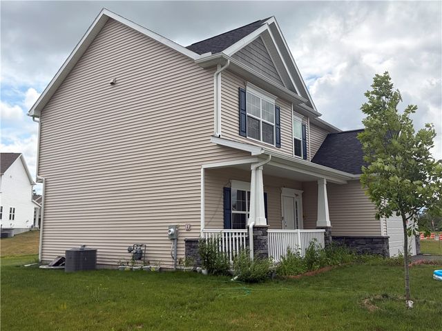 38 Kingsbarn Road, Henrietta, NY 14586