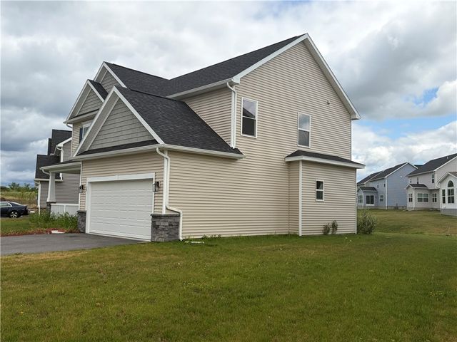 38 Kingsbarn Road, Henrietta, NY 14586